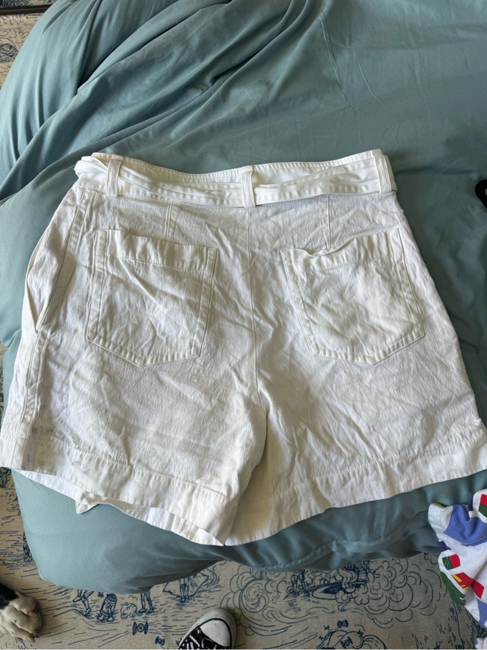 Vince White Linen-Blend High-Rise Shorts